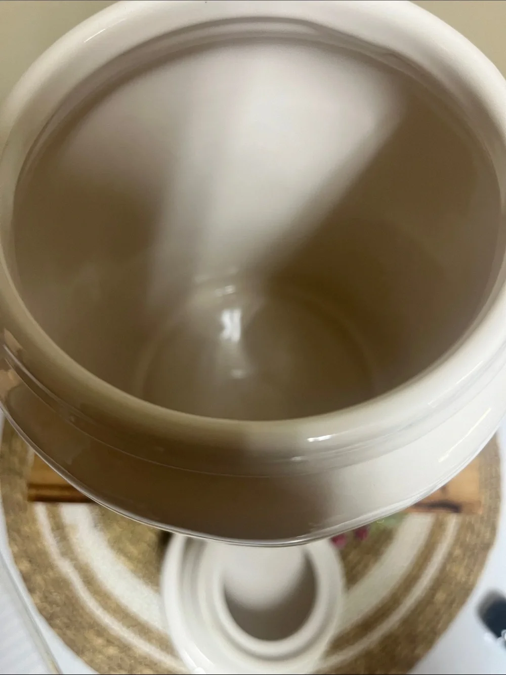 Rae Dunn “Flour” Ceramic Canister in good condition